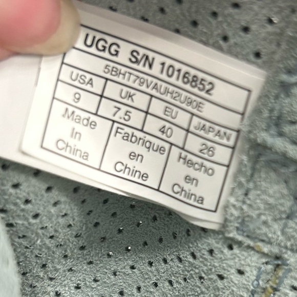 UGG Classic Unlined Mini Perf Boots Size 9 - Picture 9 of 10